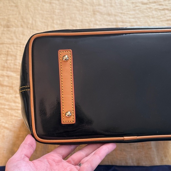 Dooney & Bourke patent leather tote - Picture 12 of 17